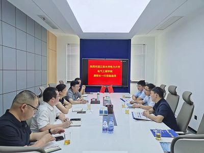 Col·laboració universitària i empresarial per a l'apoderament